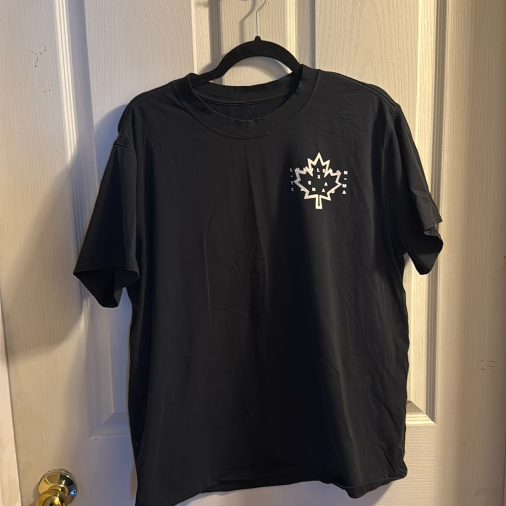 Lululemon size 8 black t shirt